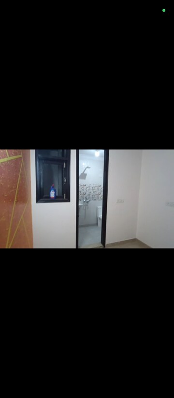 Room in 3 BHK Builder Floor at Govindpuri – for Rent