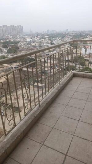 3 BHK Apartment For Rent in Amaatra Homes, Sector 10 Greater Noida