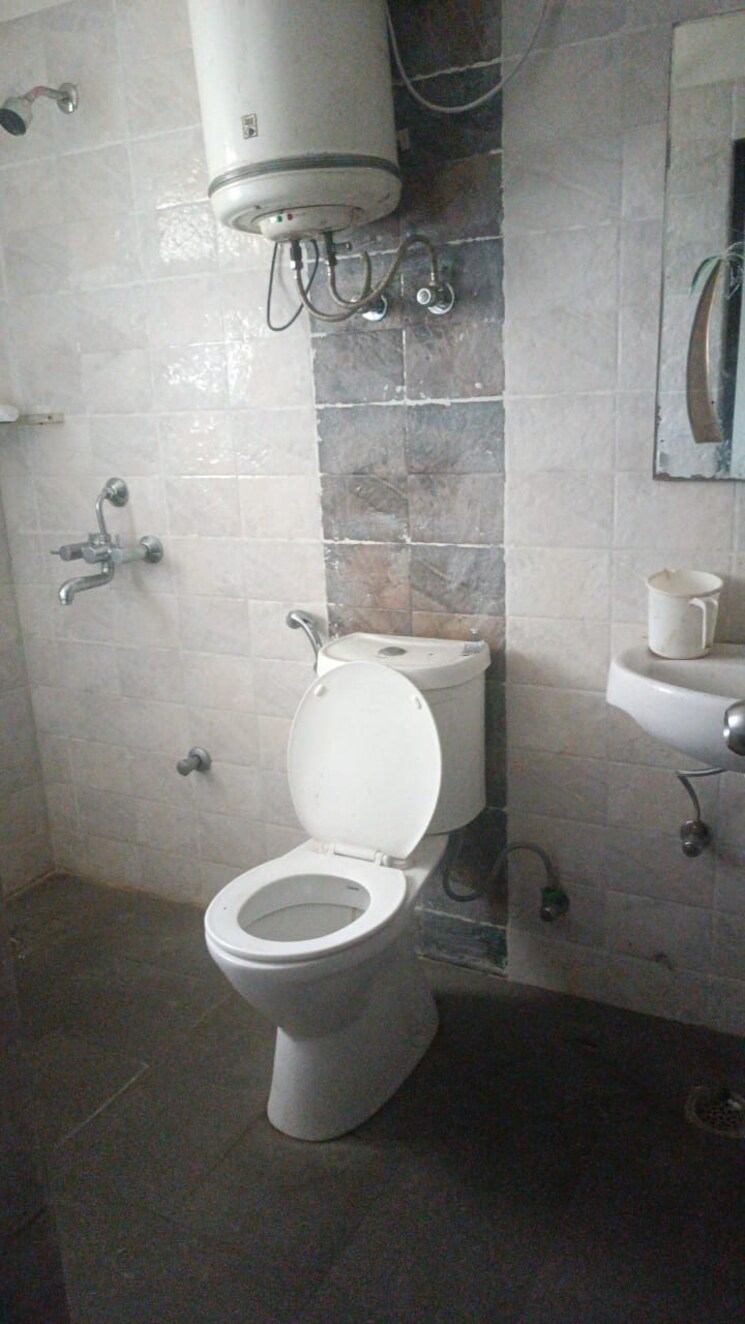 Bathroom, amaatra-homes 3 Bedroom 1405 Sq.Ft. Apartment In Sector 10 Greater Noida Greater Noida 9276666