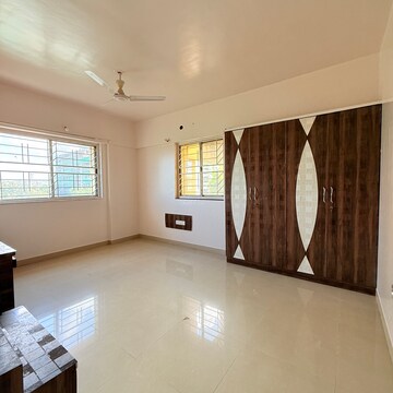2 BHK Apartment For Rent in Reelicon Felicia, Link Road