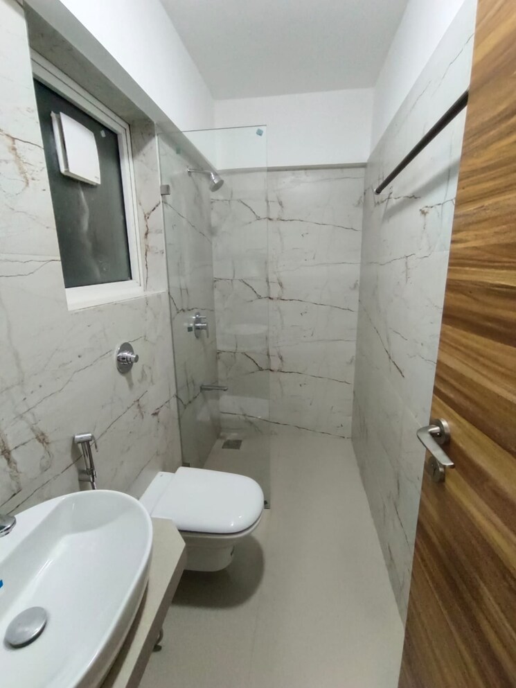Bathroom, thapar-suburbia 3 Bedroom 918 Sq.Ft. Apartment In Chembur Mumbai 9276671