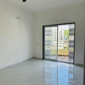 Room in 2 BHK Apartment at Kumar Priyadarshan, Sutarwadi – for Rent