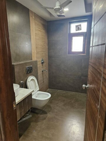 Bathroom in 3 BHK Builder Floor at Sector 23 – for Rent