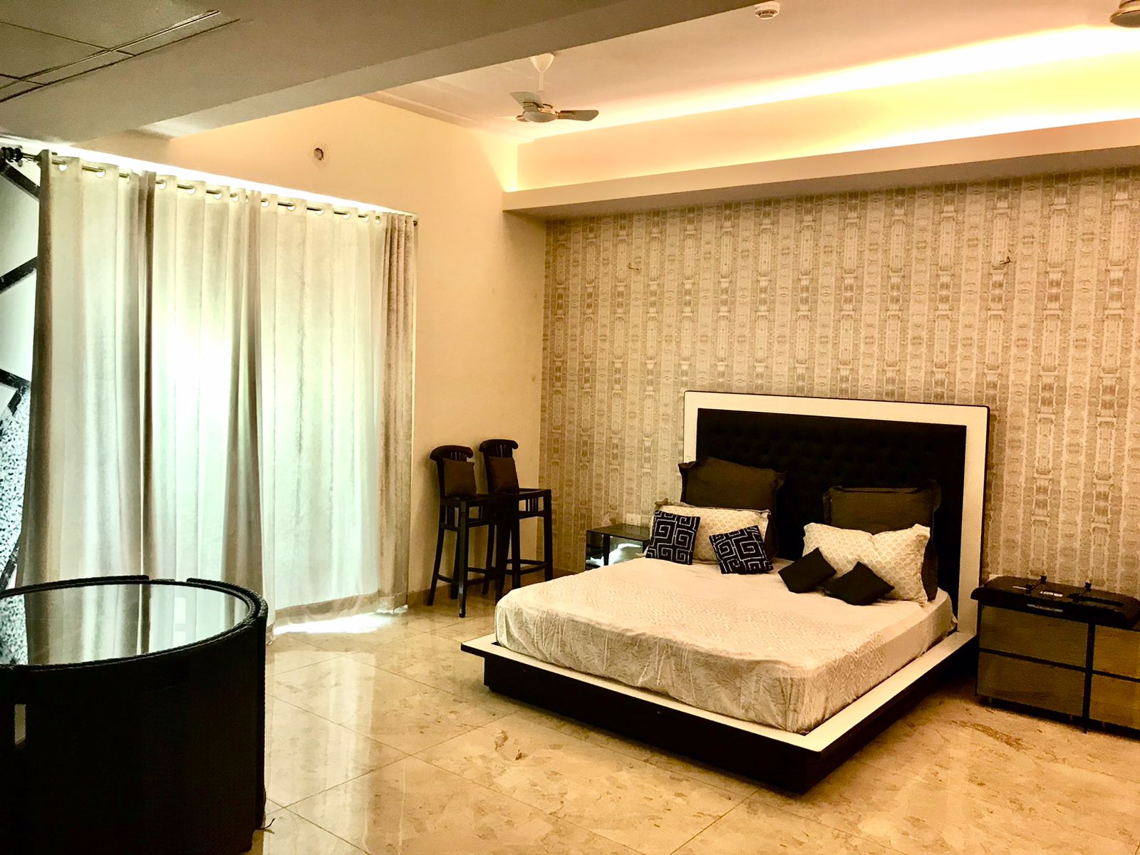 5 BHK + Servant Room,Extra Room 4300 Sq.Ft. Apartment in Prateek Edifice