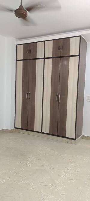 Building Lobby in 3 BHK Builder Floor at Meenakshi Garden – for Rent