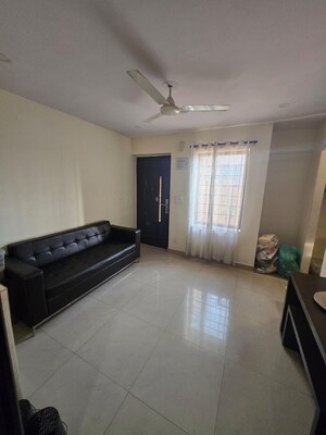 Living Room in 1 BHK Apartment at South Delhi – for Rent
