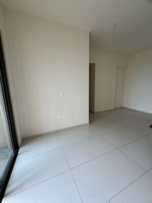 Room in 3 BHK Apartment at The Prestige City, Mulund West – for Rent