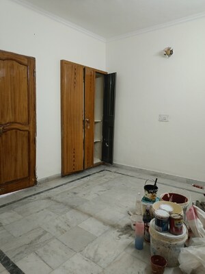 Room in 2 BHK Builder Floor at SS Southend Floors, South City 2 – for Rent