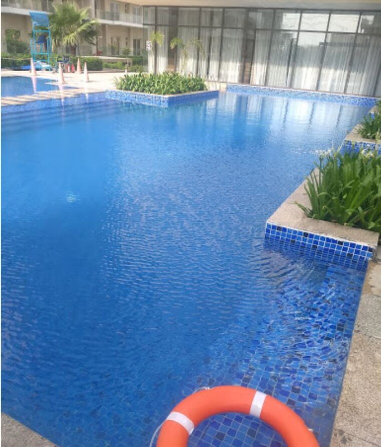 Swimming Pool, paras-irene 2 Bedroom 1420 Sq.Ft. Apartment In Sector 70a Gurgaon 9272016