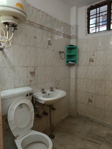 Bathroom in 2 BHK Builder Floor at SS Southend Floors, South City 2 – for Rent