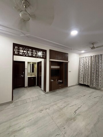 Room in 3 BHK Builder Floor at Vaishali Nagar – for Rent