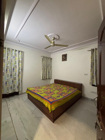 Bedroom in 3 BHK Builder Floor at Vaishali Nagar – for Rent