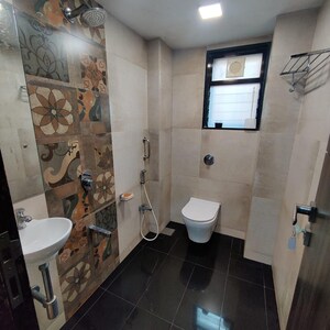 Team Area in 2 BHK Apartment at Lodha Primo, Parel – for Rent