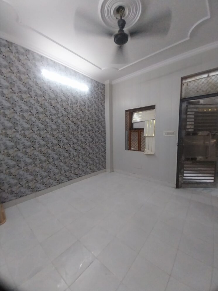 Room, paschim vihar 2 Bedroom 750 Sq.Ft. Apartment In Paschim Vihar Delhi 9277046