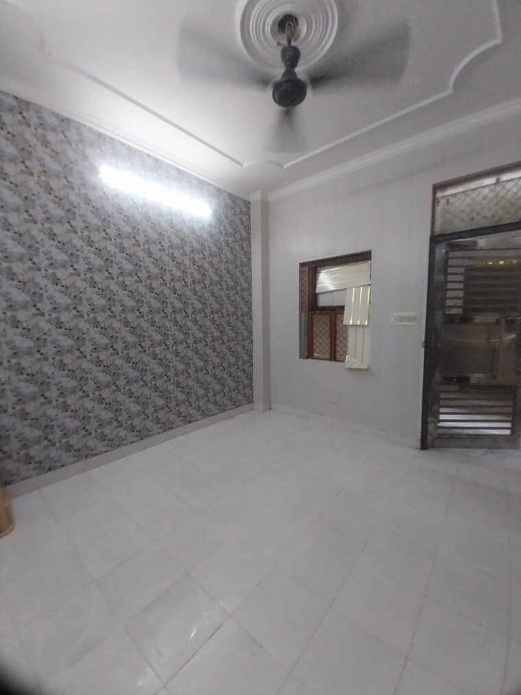 Room, paschim vihar 2 Bedroom 750 Sq.Ft. Apartment In Paschim Vihar Delhi 9277046