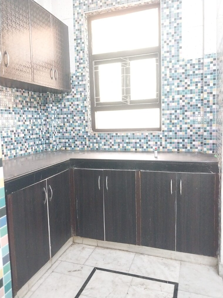 Kitchen, paschim vihar 2 Bedroom 750 Sq.Ft. Apartment In Paschim Vihar Delhi 9277046