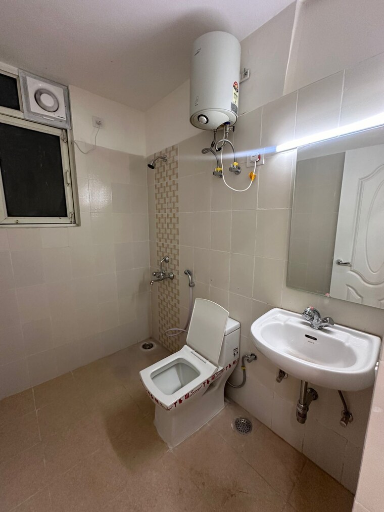 Bathroom, shree-vardhman-mantra 2 Bedroom 800 Sq.Ft. Apartment In Sector 67 Gurgaon 9277048