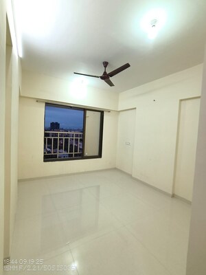 Room in 3 BHK Apartment at Aaryadeep Shri Sai Vishram CHSL, Dahisar West – for Rent