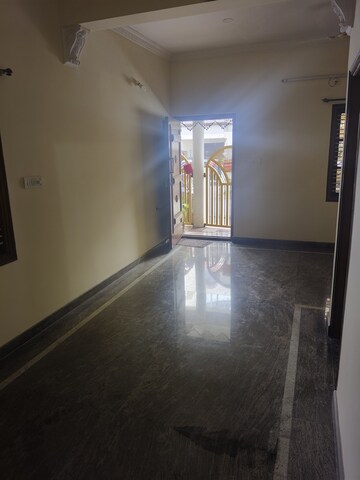Room in 2 BHK Apartment at Sri Nilaya HSR Layout, Hsr Layout – for Rent