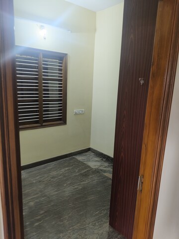 Room in 2 BHK Apartment at Sri Nilaya HSR Layout, Hsr Layout – for Rent