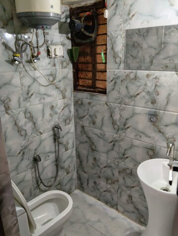 Bathroom in 1 BHK Apartment at Sector 23 Dwarka – for Rent