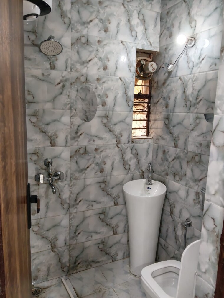 Bathroom, sector 23 dwarka 1 Bedroom 458 Sq.Ft. Apartment In Sector 23 Dwarka Delhi 9277053