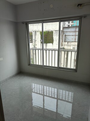 Room in 1 BHK Apartment at Shiv CHS Borivalli, Borivali West – for Rent