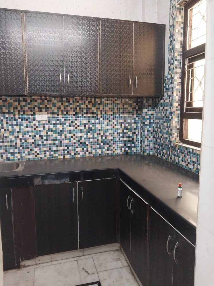 Kitchen, paschim vihar 2 Bedroom 750 Sq.Ft. Apartment In Paschim Vihar Delhi 9277075