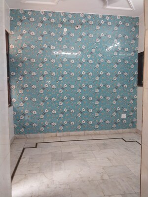 Room in 2 BHK Apartment at Paschim Vihar – for Rent