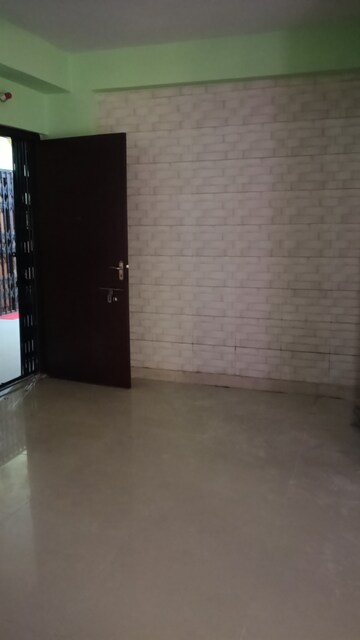 Room in 3 BHK Apartment at Kristi Villa, Chinar Park – for Rent