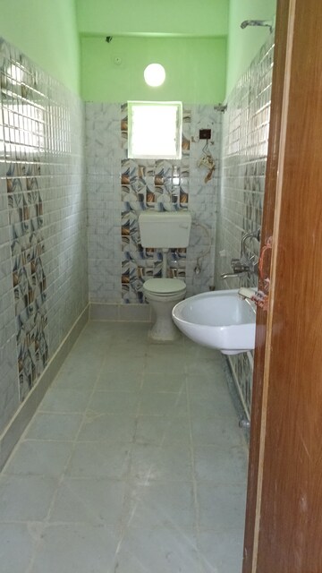 Bathroom in 3 BHK Apartment at Kristi Villa, Chinar Park – for Rent