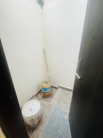 Furnished Amenities in 1 RK Builder Floor at Sector 40 – for Rent