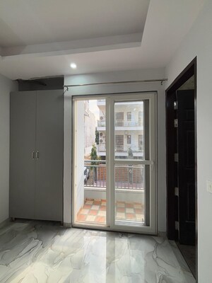 Building Lobby in 1 BHK Builder Floor at Sector 46 – for Rent