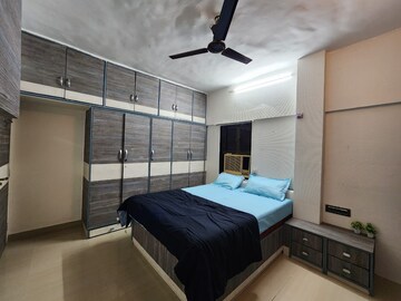 Bedroom in 2 BHK Apartment at Dipti Flora Khar West, Khar West – for Rent