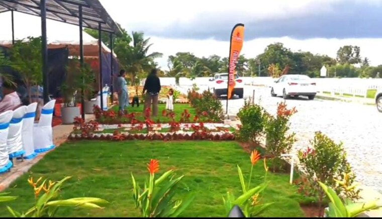 Garden, budigere cross  1500 Sq.Ft. Plot In Budigere Cross Bangalore 9277228