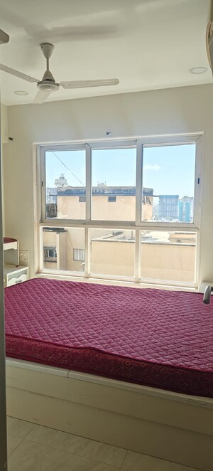 Room in 2 BHK Apartment at Supreme 19, Lokhandwala – for Rent