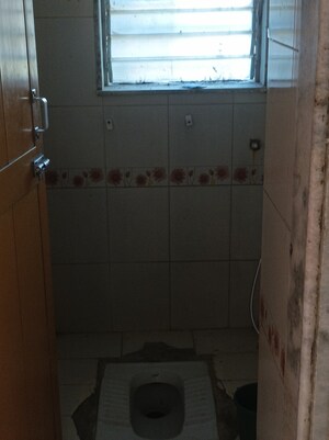 Bathroom in 1.5 BHK Apartment at New Evershine Gardens, Vasai West – for Rent