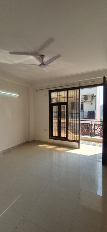 Master Bedroom in 2 BHK Builder Floor at Chattarpur – for Rent