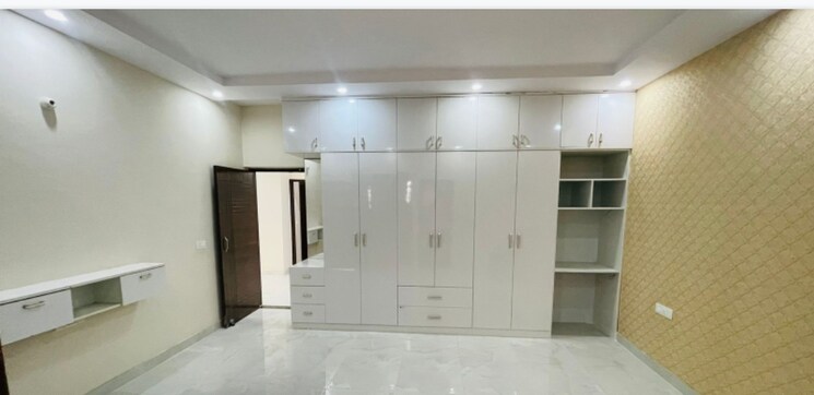 Room, kharar road 4 Bedroom 183 Sq.Yd. Independent House In Kharar Road Mohali 9277611