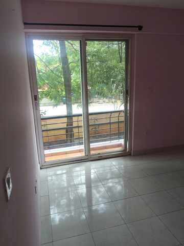 Room in 2 BHK Apartment at SJR Brooklyn, Brookefield – for Rent