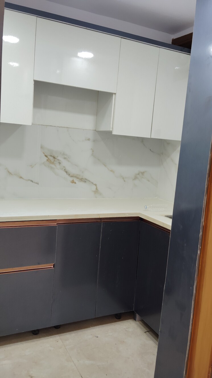 Kitchen, govindpuri 2 Bedroom 70 Sq.Yd. Builder Floor In Govindpuri Delhi 9277559