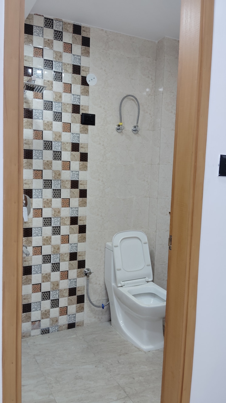 Bathroom, govindpuri 2 Bedroom 70 Sq.Yd. Builder Floor In Govindpuri Delhi 9277559