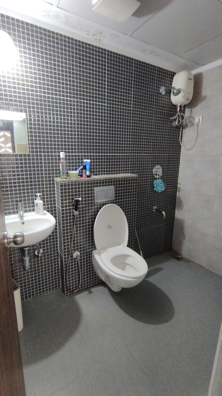 Bathroom, lodha-palava-downtown 2 Bedroom 610 Sq.Ft. Apartment In Dombivli East Thane 9277570