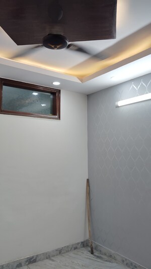 Furnished Amenities in 1.5 BHK Builder Floor at Govindpuri – for Sale