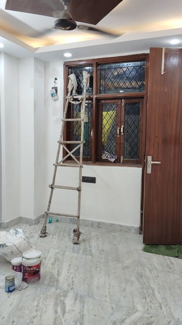 Balcony in 1.5 BHK Builder Floor at Govindpuri – for Sale