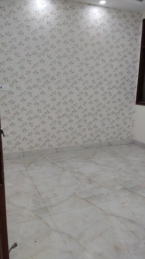 Room in 3 BHK Builder Floor at Govindpuri – for Sale