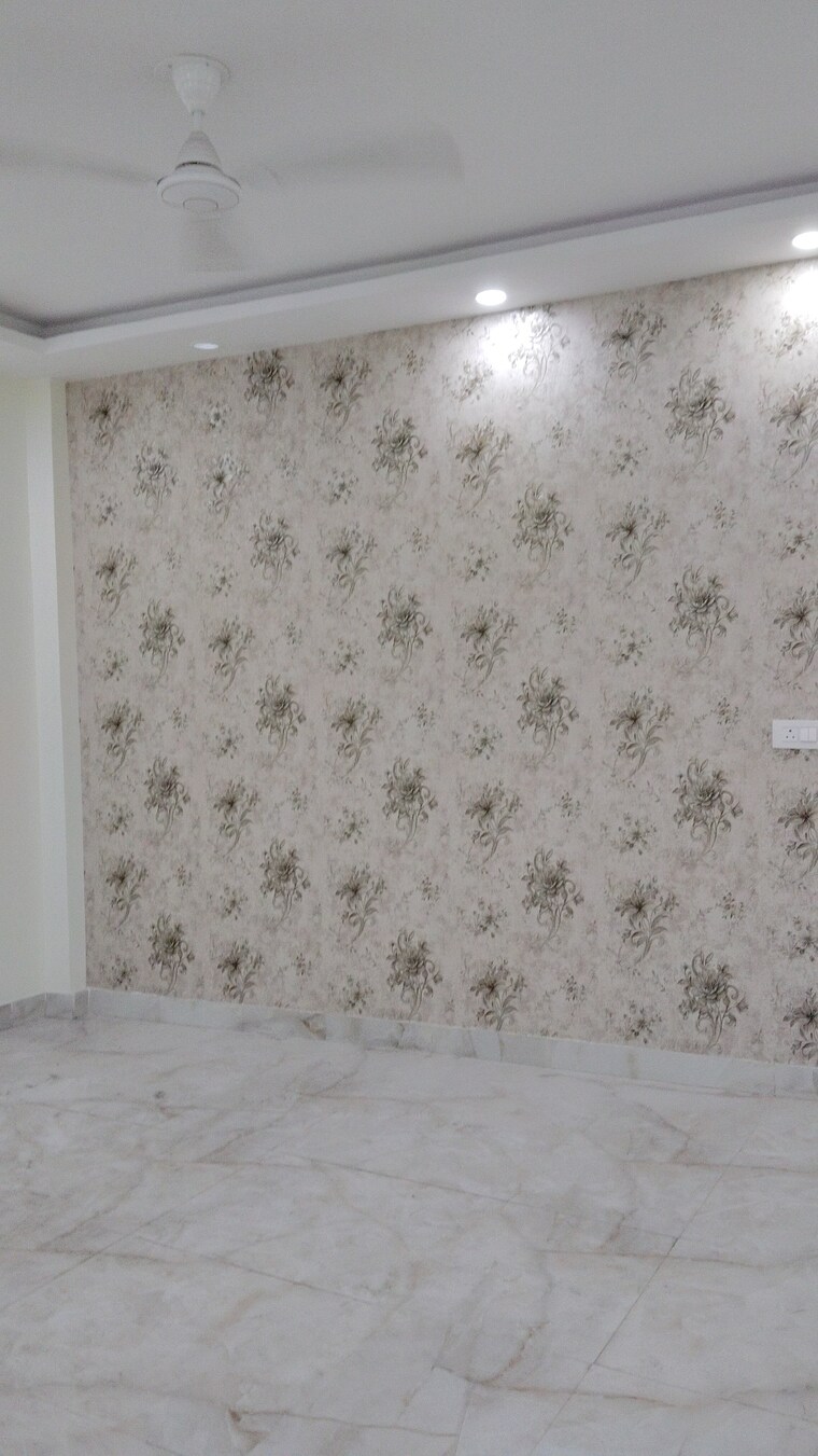 Room, govindpuri 3 Bedroom 110 Sq.Yd. Builder Floor In Govindpuri Delhi 9277591