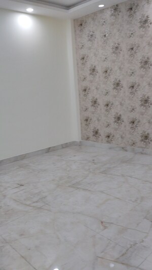 Room in 3 BHK Builder Floor at Govindpuri – for Sale