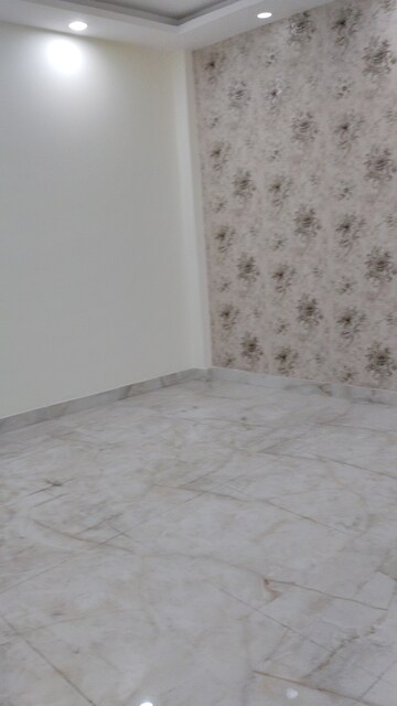 Room in 3 BHK Builder Floor at Govindpuri – for Sale