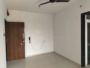 Room in 1 BHK Apartment at Blue Diamond Apartment Malad, Malad West – for Sale